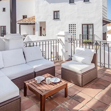Three-bedroom In Los Monteros Appartement Marbellac