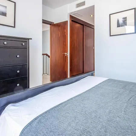 Three-bedroom In Los Monteros Appartement Marbellac